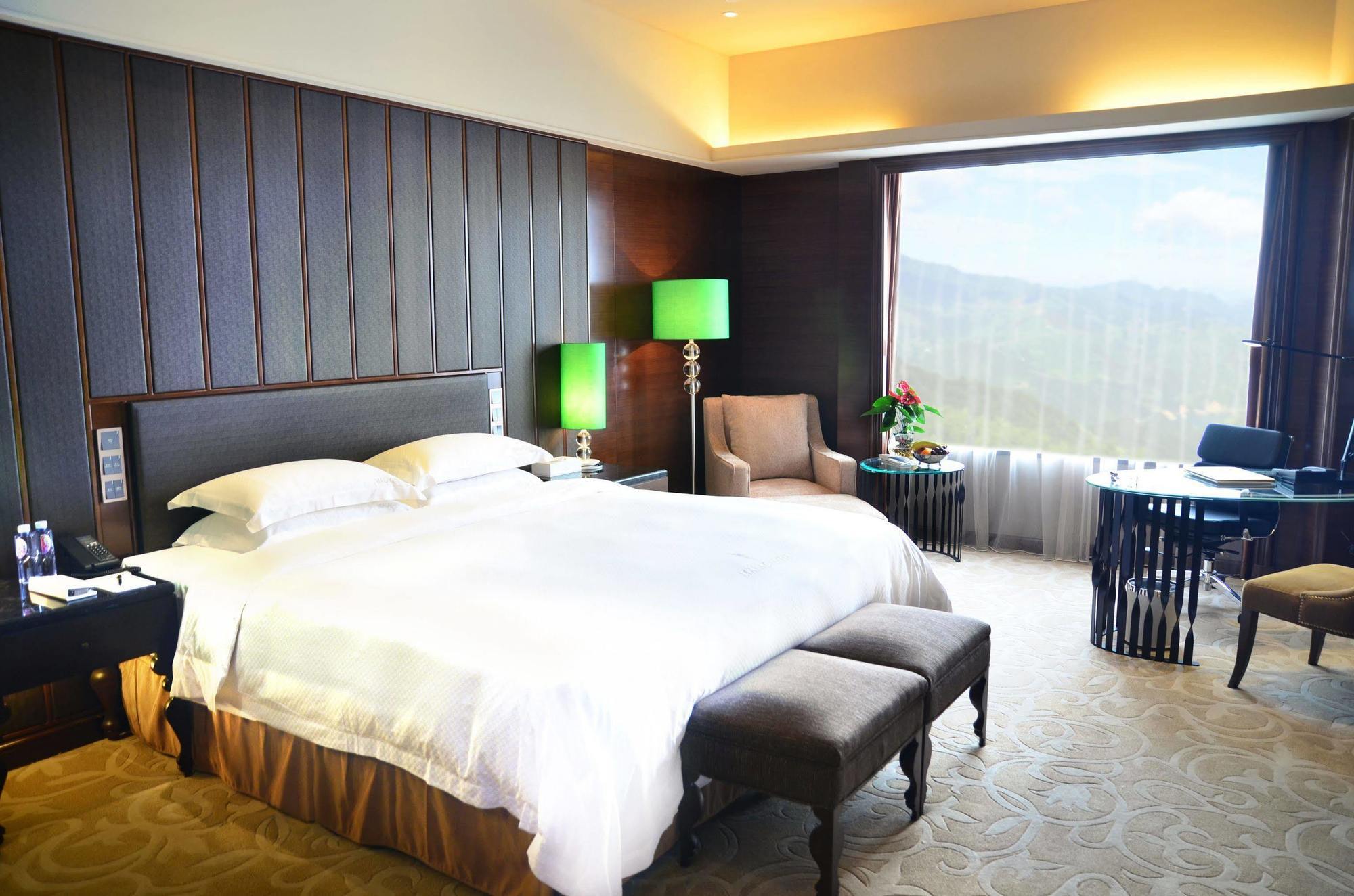 Malachite Hotel Dongguan Донгуан Екстериор снимка