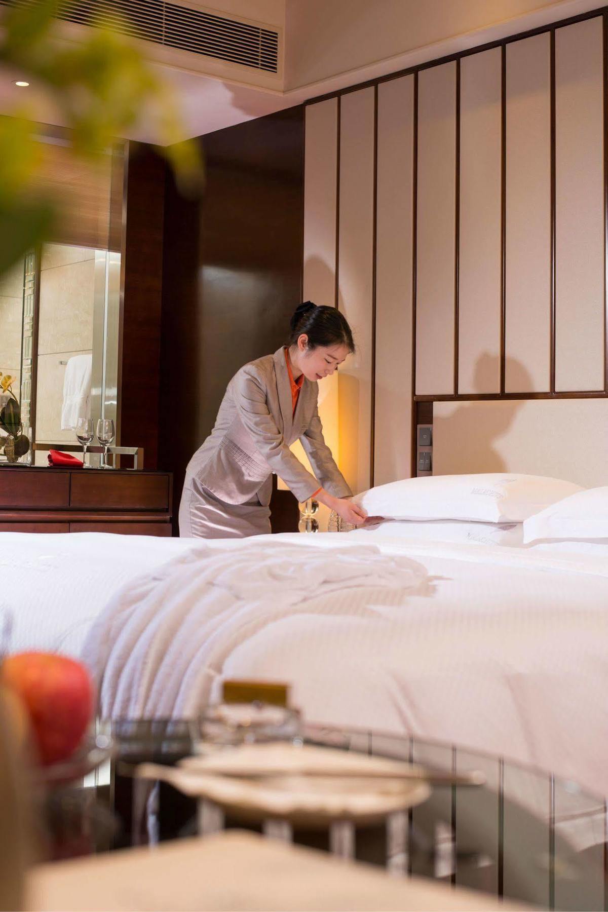 Malachite Hotel Dongguan Донгуан Екстериор снимка