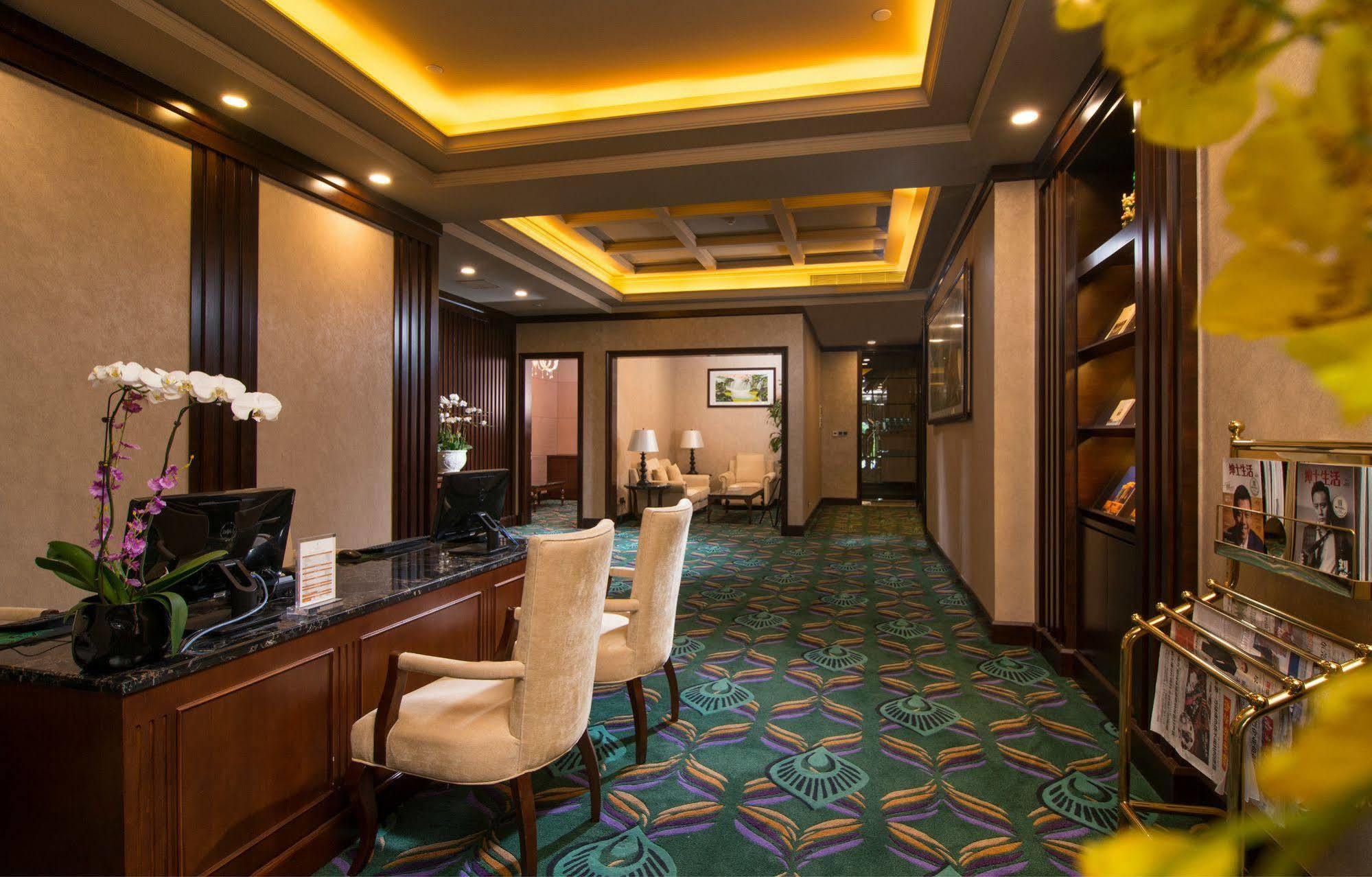 Malachite Hotel Dongguan Донгуан Екстериор снимка