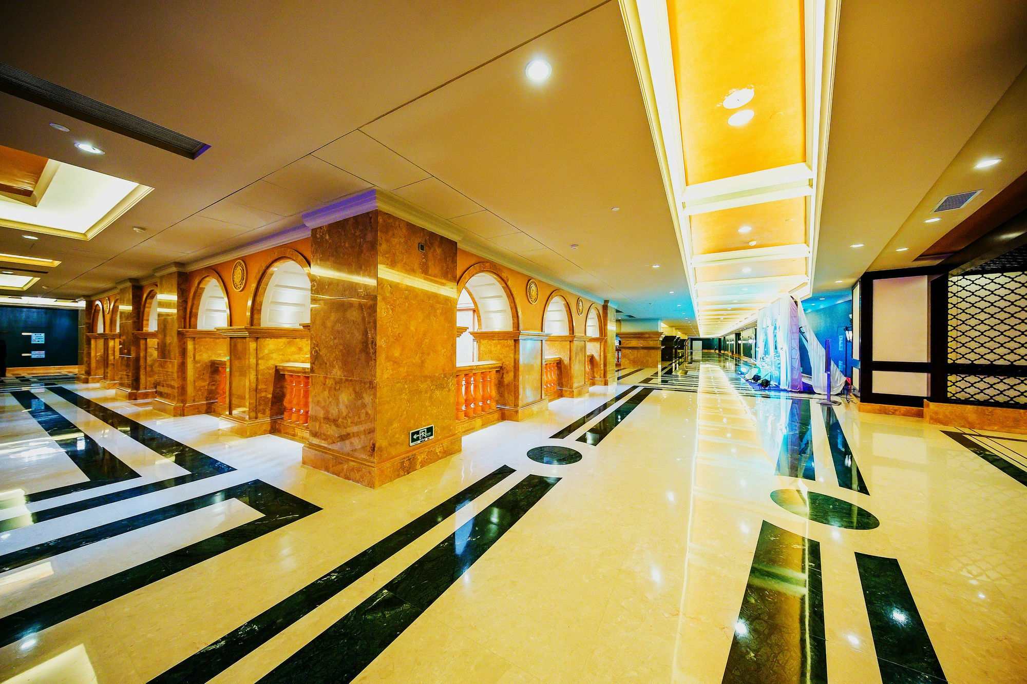 Malachite Hotel Dongguan Донгуан Екстериор снимка